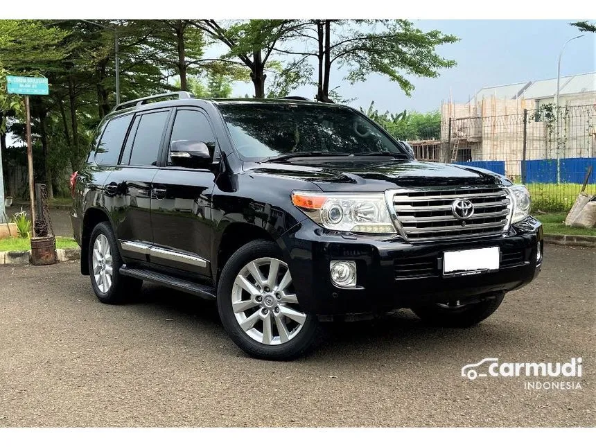 2013 Toyota Land Cruiser Full Spec E VX SUV