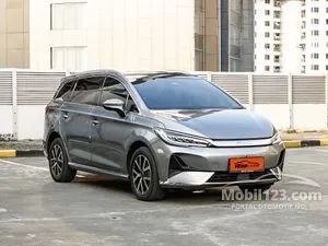 2024 BYD M6 Superior Captain 6-seater MPV