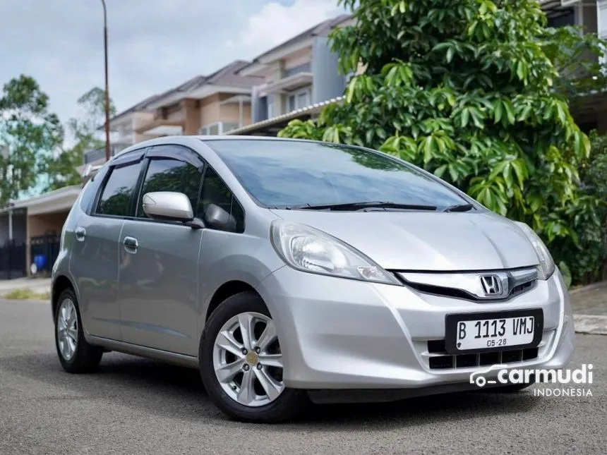 2013 Honda Jazz S Hatchback