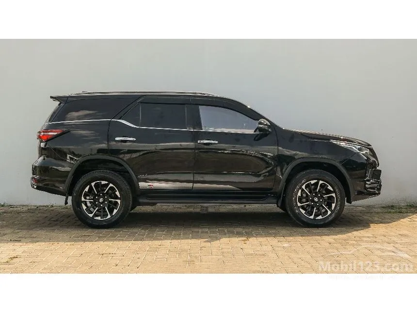 2022 Toyota Fortuner VRZ GR SPORT 4X2 SUV