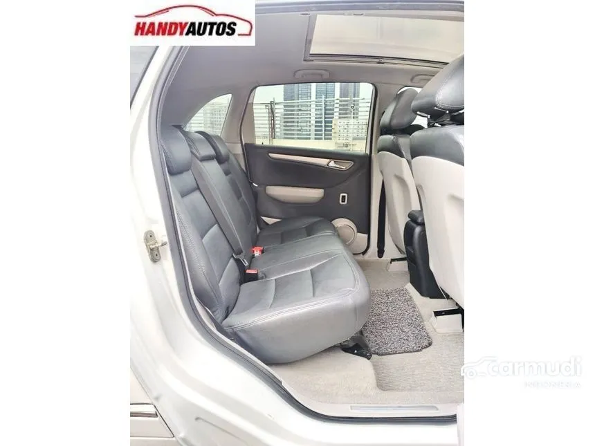 2011 Mercedes-Benz B180 Hatchback