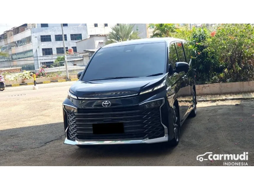 2022 Toyota Voxy MPV