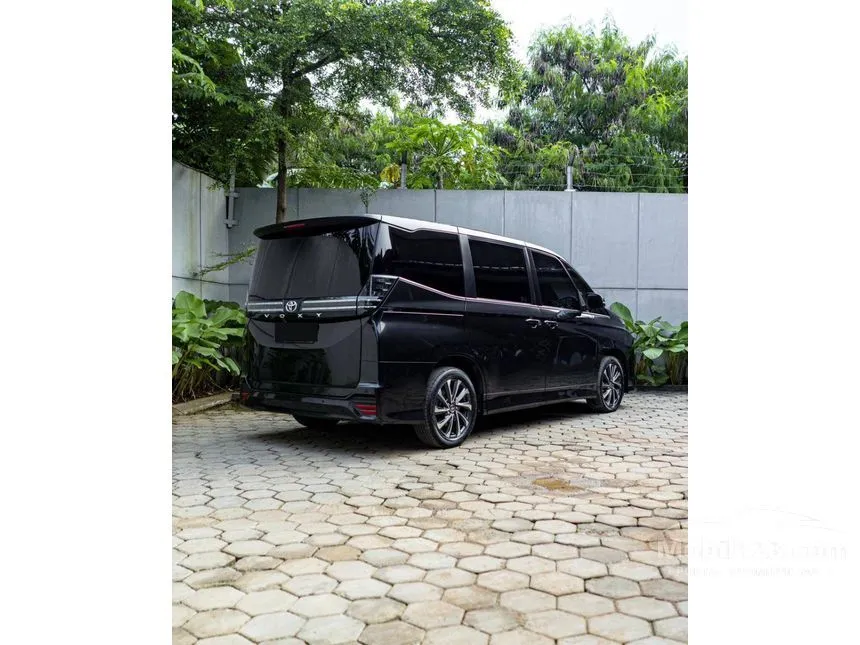 2023 Toyota Voxy (Premium Color) MPV