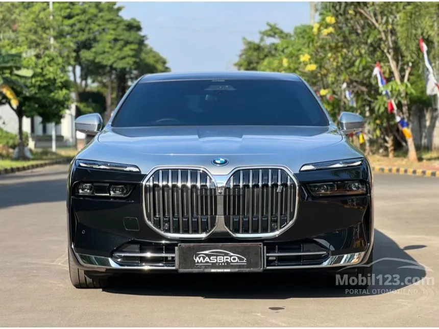 2023 BMW i7 xDrive60 Gran Lusso Sedan