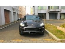 Porsche Cayenne S Turbo AT - Hitam - 2011 - Pilihan Terbaik