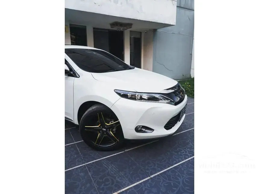 Jual Mobil Toyota Harrier 2015 2.0 di Sumatera Utara Automatic SUV Putih Rp 435.000.000