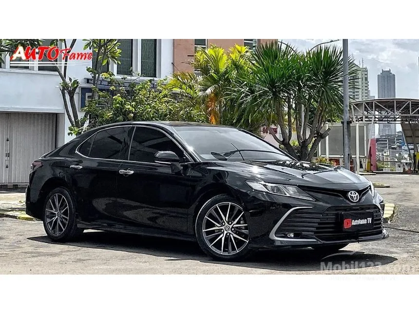 2023 Toyota Camry V Sedan
