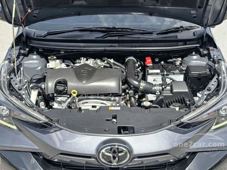 2024 Toyota YARIS Premium Hatchback