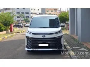 2023 Toyota Voxy 2.0 (Premium Color) MPV