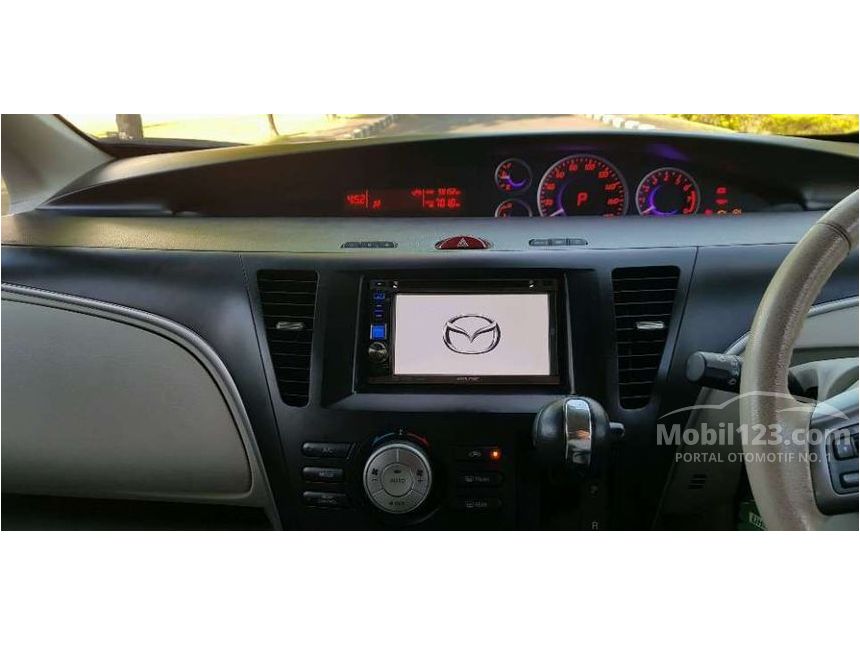 2013 Mazda Biante MPV
