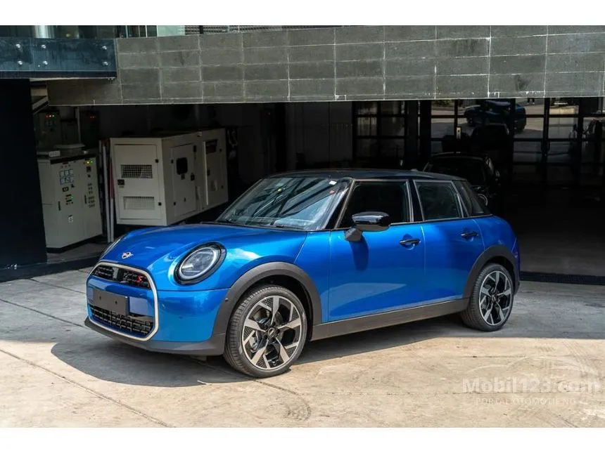 2024 MINI Cooper S 5 Door Hatchback