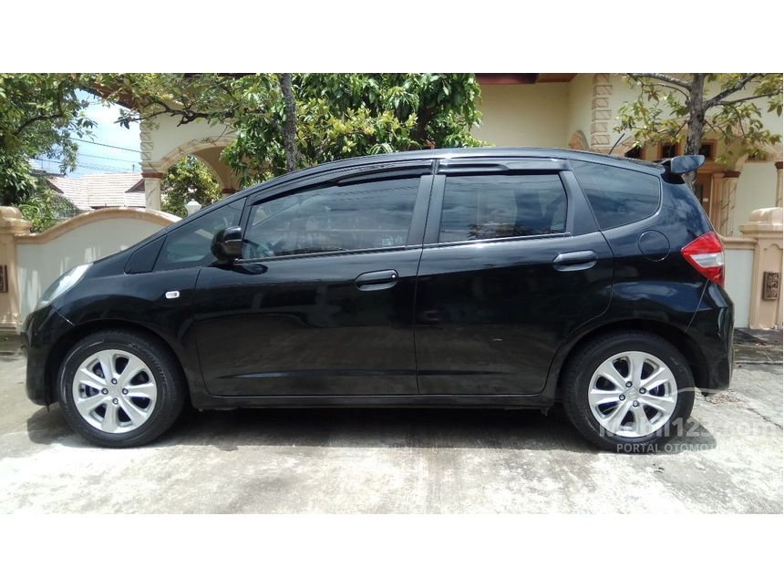 Jual Mobil  Honda  Jazz  2011 S 1 5 di Sumatera  Barat  Manual 