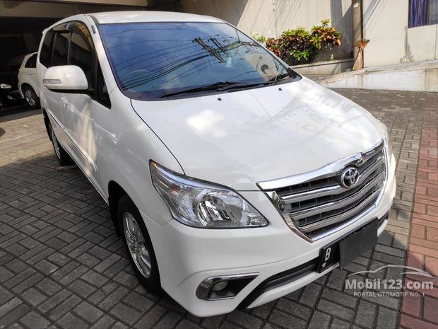 Toyota Kijang Innova Mobil bekas dijual di Yogyakarta Toyota Kijang Innova Mobil bekas dijual di Yogyakarta