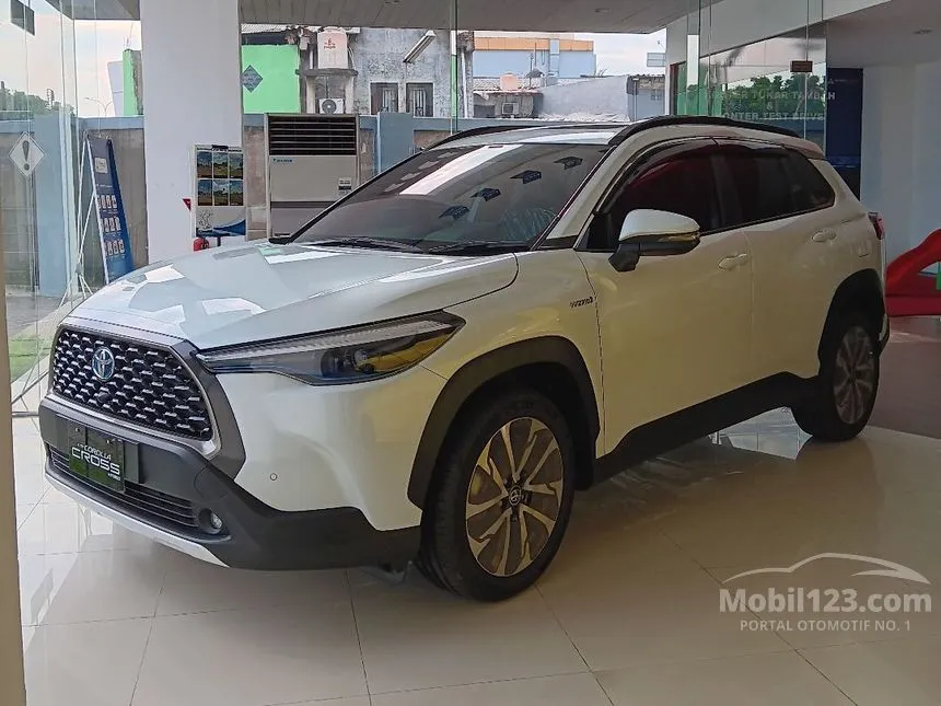 Jual Mobil Toyota Corolla Cross 2023 Hybrid 1.8 di DKI Jakarta Automatic Wagon Putih Rp 511.200.000