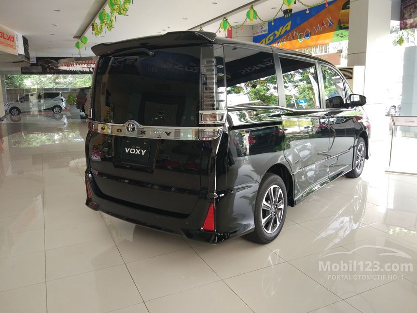 Jual Mobil Toyota Voxy 2019  R80 2 0 di DKI Jakarta 