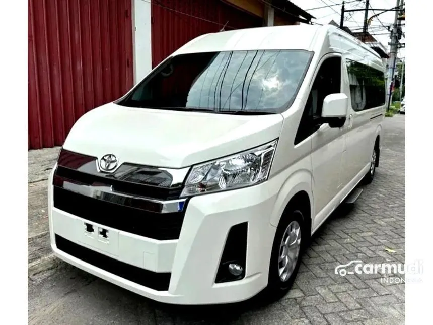 Jual Mobil Toyota Hiace 2023 Premio 2.8 di Jawa Timur Manual Van Wagon Putih Rp 725.000.000