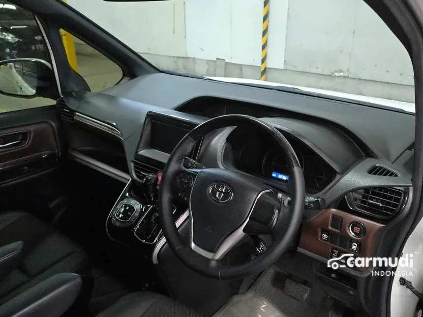 2020 Toyota Voxy MPV