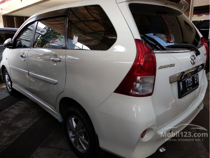 Jual Mobil Toyota Avanza 2014 Veloz 1.5 di Jawa Timur Manual MPV Putih