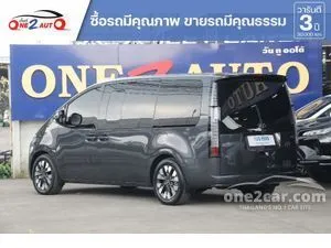2024 Hyundai Staria 2.2 Premium with sunroof Van
