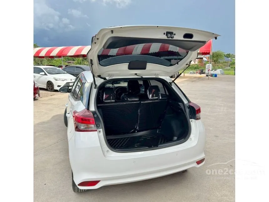 2019 Toyota YARIS E Hatchback