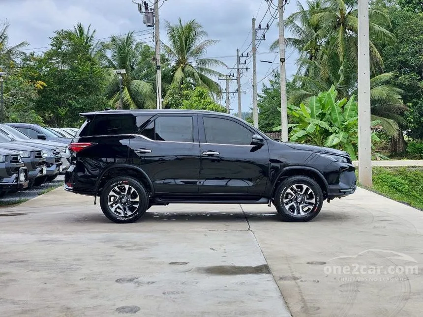 2022 Toyota FORTUNER Leader V SUV