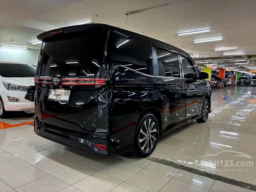 2023 Toyota Voxy (Premium Color) MPV