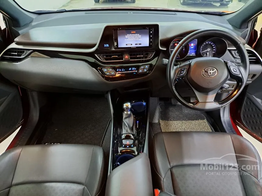 2019 Toyota C-HR Hybrid Wagon