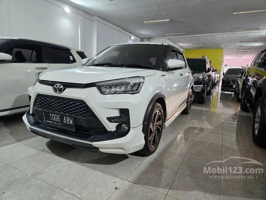 Jual Mobil Toyota Raize 2022 GR Sport (1 Tone) 1.0 di Jawa Timur Automatic SUV Putih Rp 205.000.000