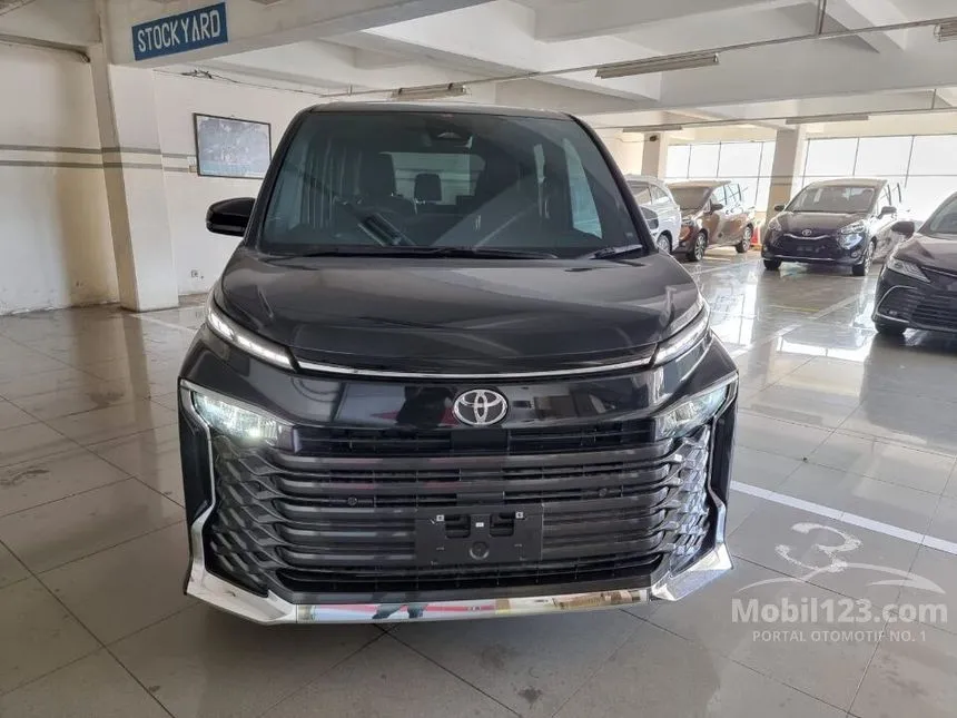 Jual Mobil Toyota Voxy 2023 2.0 di DKI Jakarta Automatic Van Wagon Hitam Rp 595.800.000