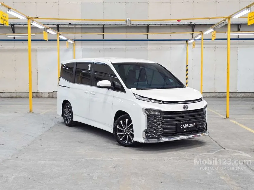 2022 Toyota Voxy MPV