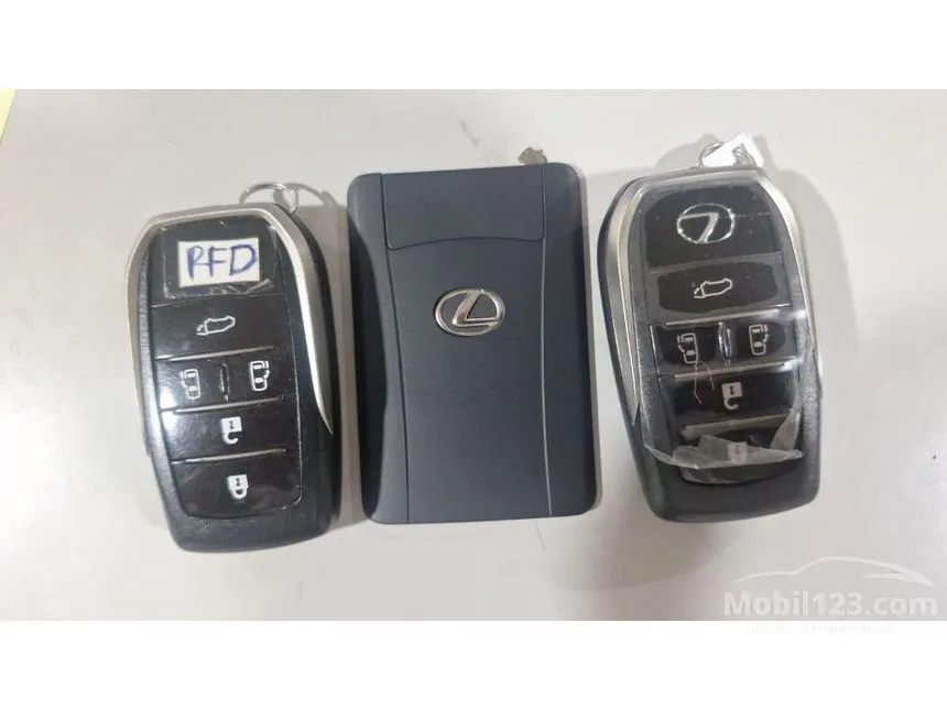 2020 Lexus LM 350 7 Seater MPV