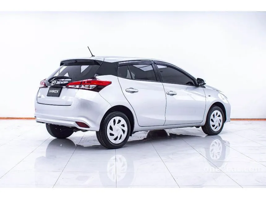 2021 Toyota YARIS Entry Hatchback
