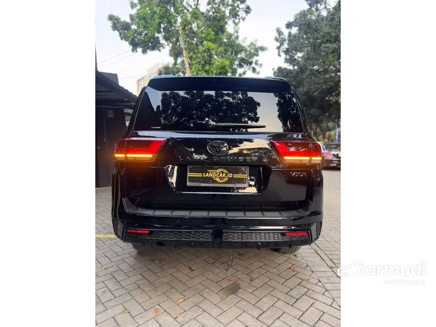 2021 Toyota Land Cruiser VX-R 70th Anniversary SUV