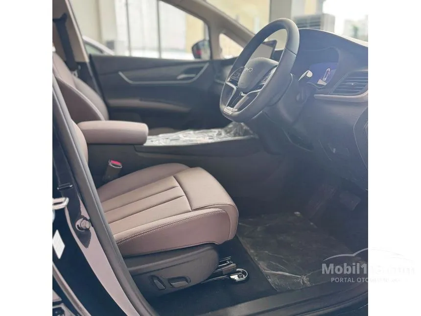 2026 BYD M6 DM-i Cross Advanced PHEV MPV