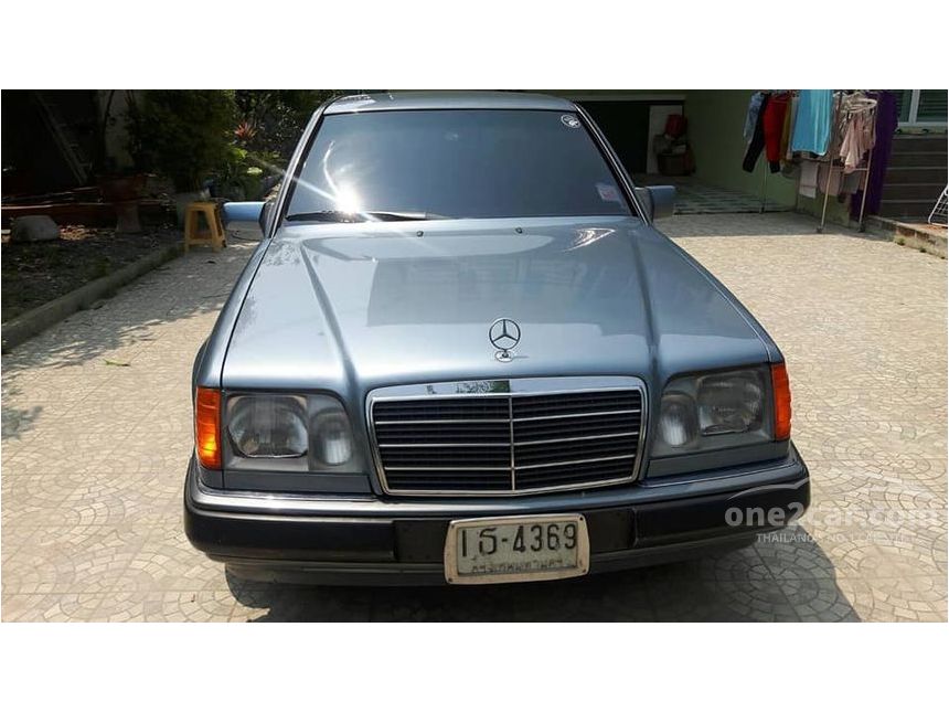 1990 Mercedes-Benz 230E Sedan