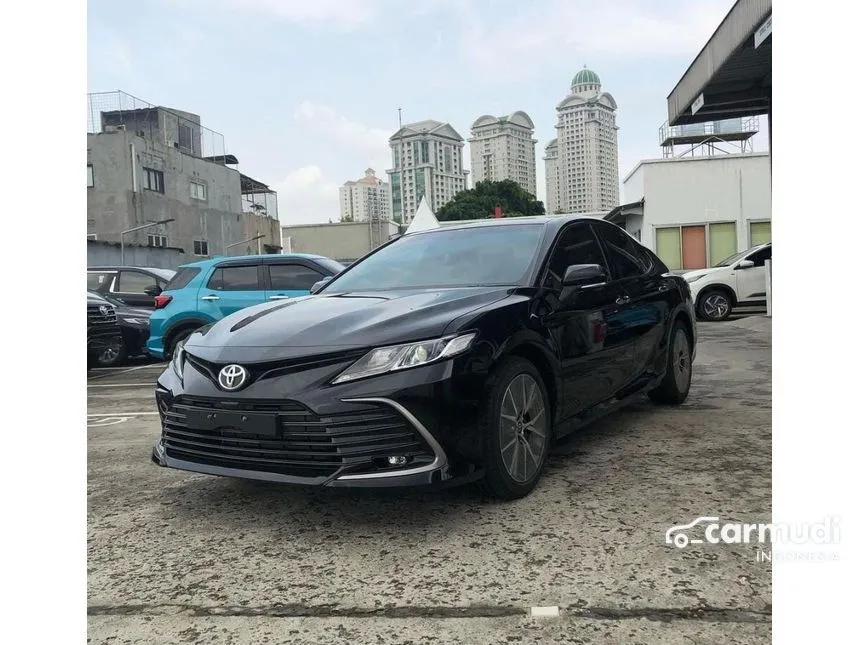 2022 Toyota Camry V Sedan
