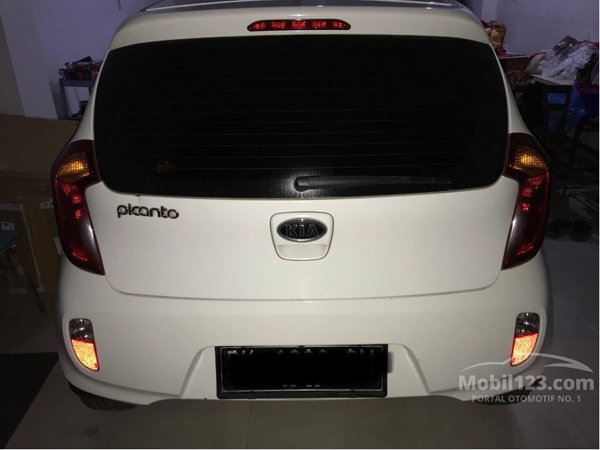 2011 KIA Picanto SE 3 Hatchback