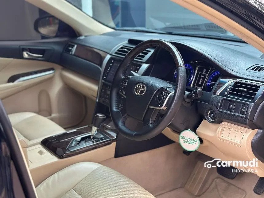 2015 Toyota Camry V Sedan