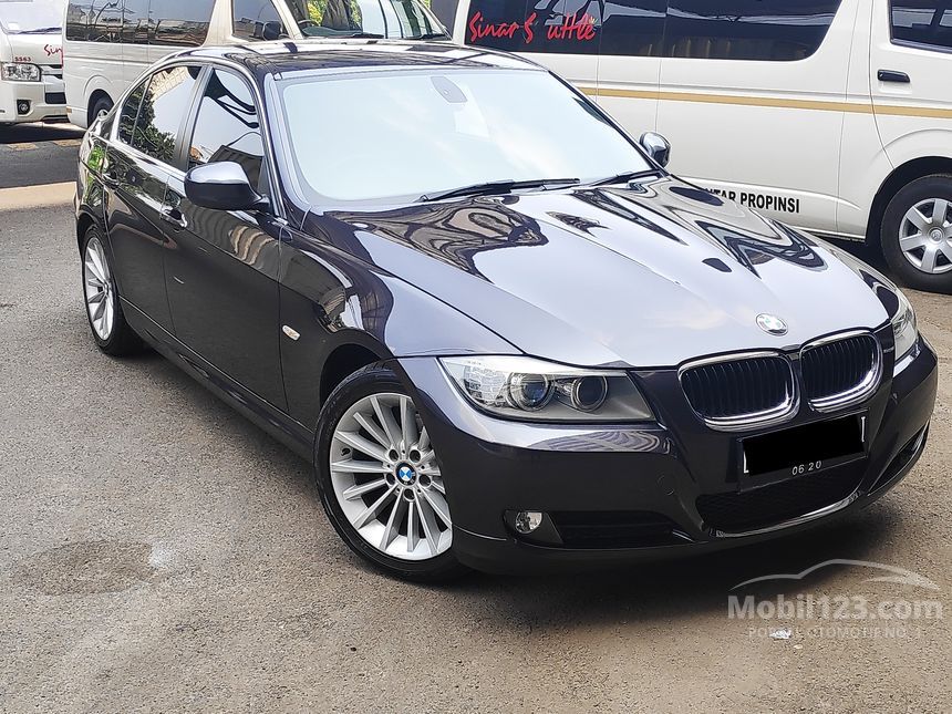 Jual Mobil  BMW  320i  2010 Executive Edition 2 0 di DKI 