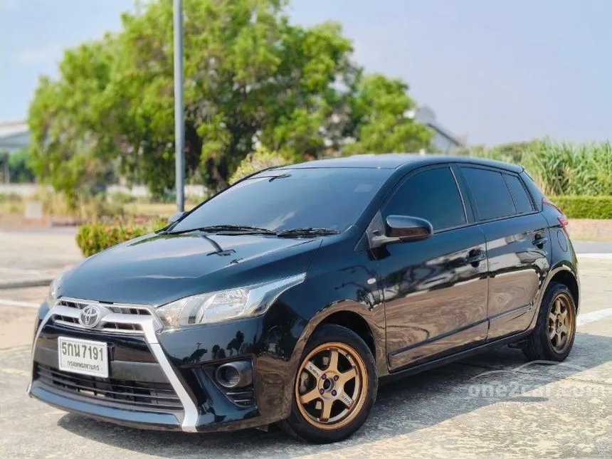 2016 Toyota YARIS E Hatchback