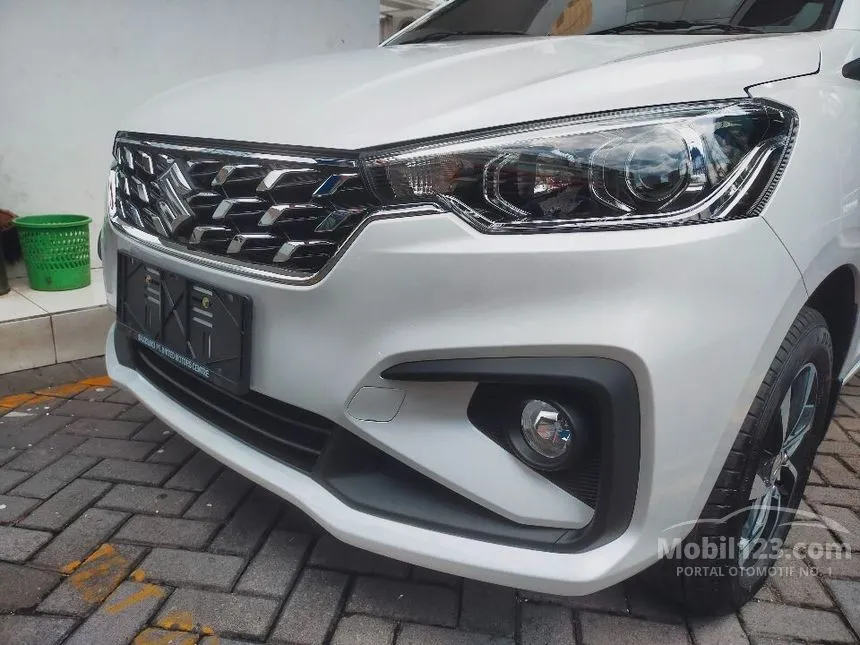 Jual Mobil Suzuki Ertiga 2024 GX Hybrid 1.5 di Jawa Timur Automatic MPV Putih Rp 190.000.000