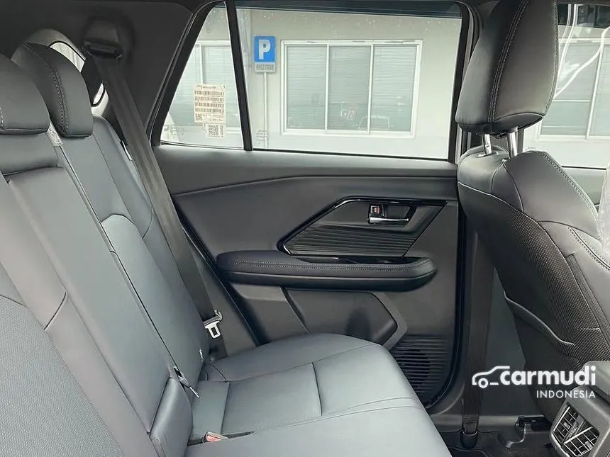 2025 Toyota Yaris Cross S HV with GR Parts Aero Pkg(Prem Clr) SUV