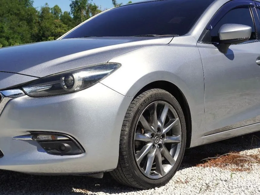 2017 Mazda 3 S Sports Hatchback