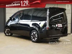 2023 Hyundai Staria 2.2 Premium with sunroof Van