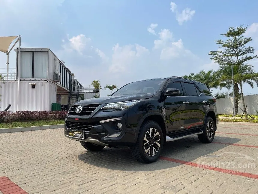 Jual Mobil Toyota Fortuner 2017 TRD 2.4 di Banten Automatic SUV Hitam Rp 380.000.000