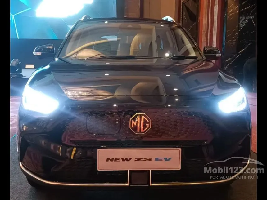 Jual Mobil MG ZS EV 2024 Magnify di DKI Jakarta Automatic Wagon Hitam Rp 453.000.000