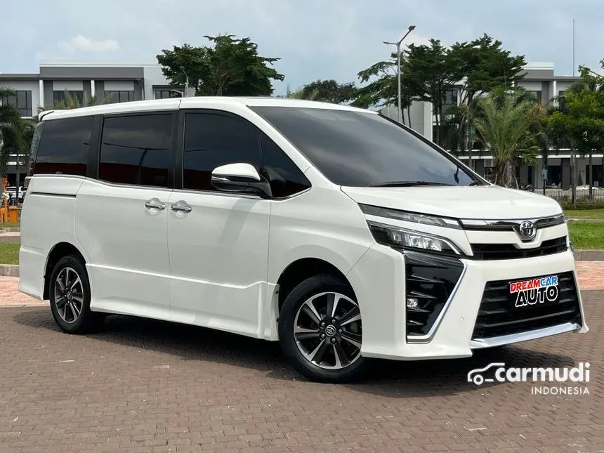 2020 Toyota Voxy MPV