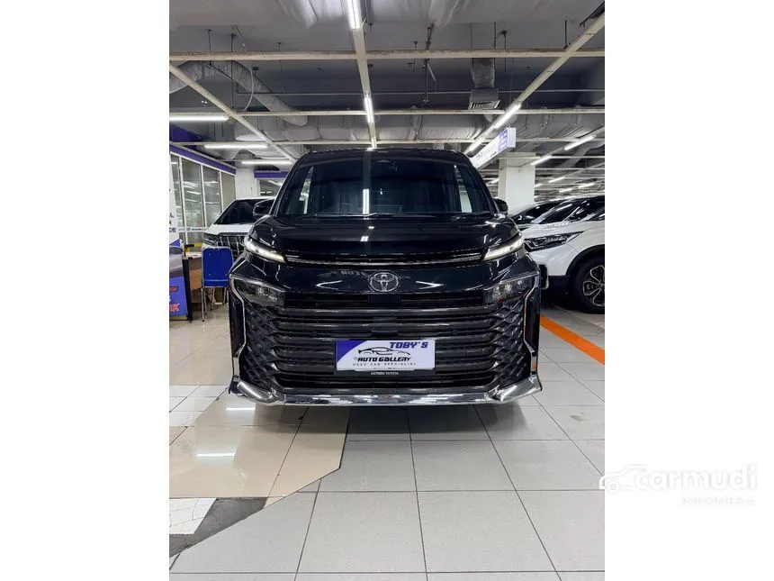 2022 Toyota Voxy (Premium Color) MPV