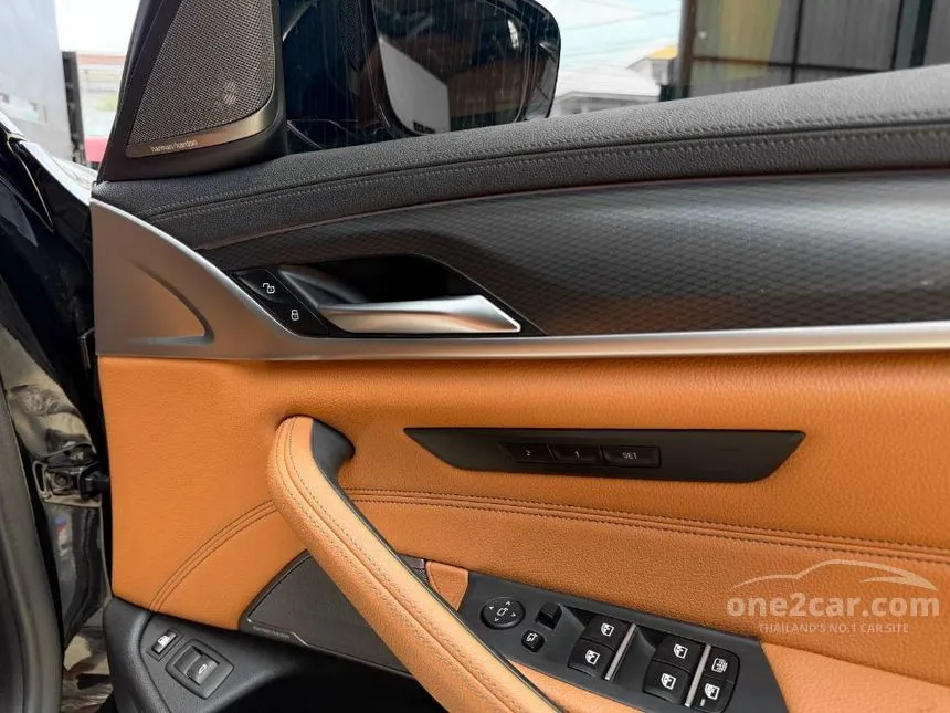 2021 BMW 530e M Sport Sedan