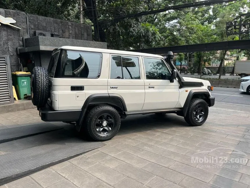 2026 Toyota Land Cruiser 70 GXL SUV